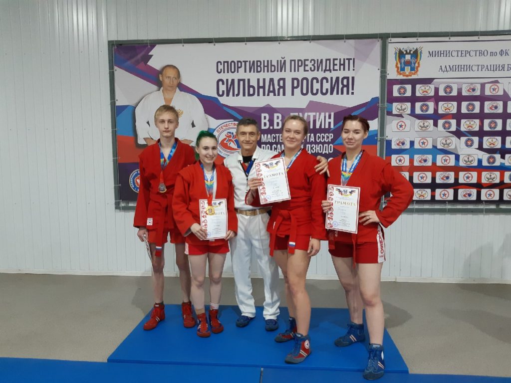 30 октября 2020 года в г. Белая Калитва прошло Первенство Ростовской области по самбо среди юниоров и юниорок до 21 года.
