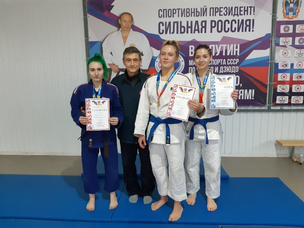 02 октября 2020 года в городе Белая Калитва прошло Первенство Ростовской области по дзюдо среди юниоров и юниорок до 21 года (2003-2001 г.г. р.). 02 октября 2020 года в городе Белая Калитва прошло Первенство Ростовской области по дзюдо среди юниоров и юниорок до 21 года (2003-2001 г.г. р.).